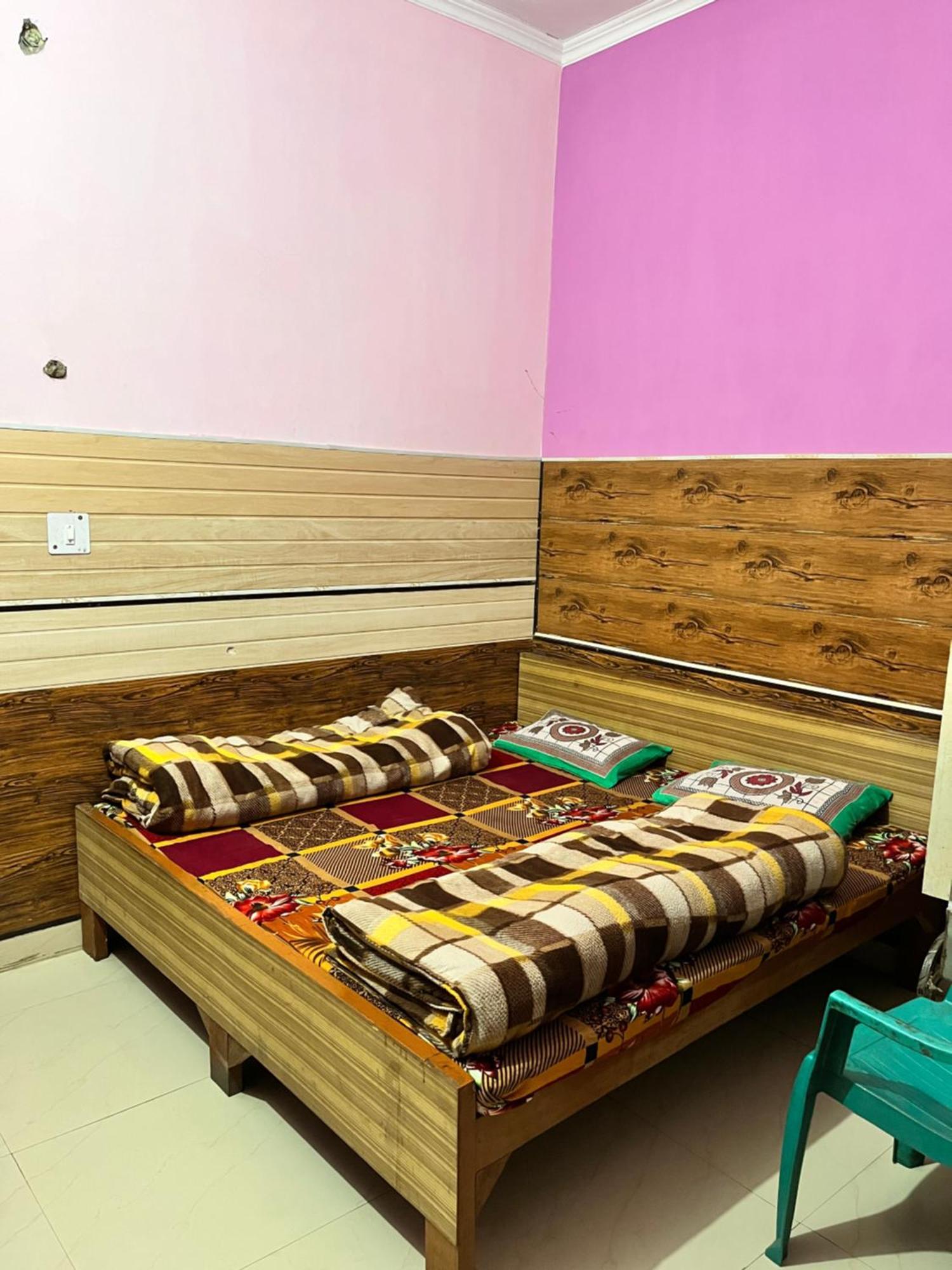 Hotel Pushpanjali Haldwāni Buitenkant foto